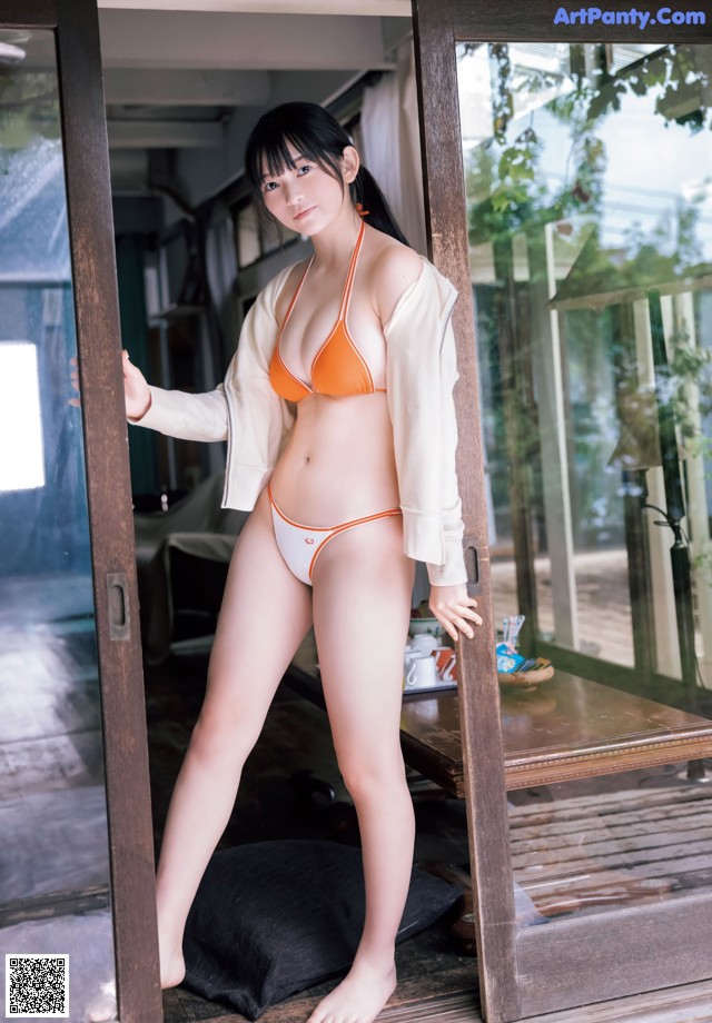 Suzuka Sayama 佐山すずか, Young Jump 2021 No.43 (ヤングジャンプ 2021年43号) No.11106f